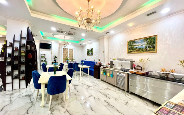 Maris Baku Hotel