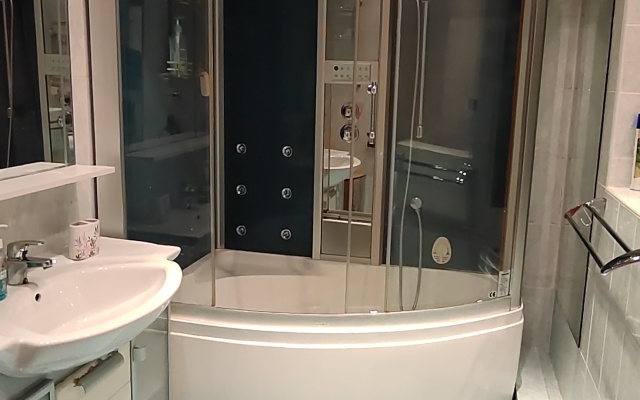 Квартира 3-комнатная на Строителей 37