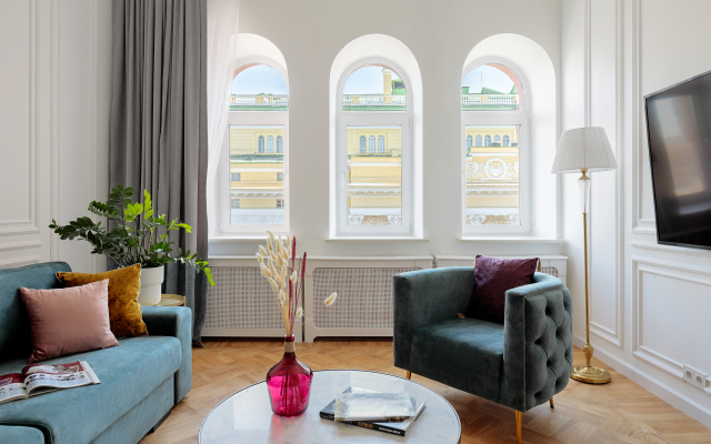 Апартаменты Minin Apartments с видом на Александринский Театр 130 кв.м.