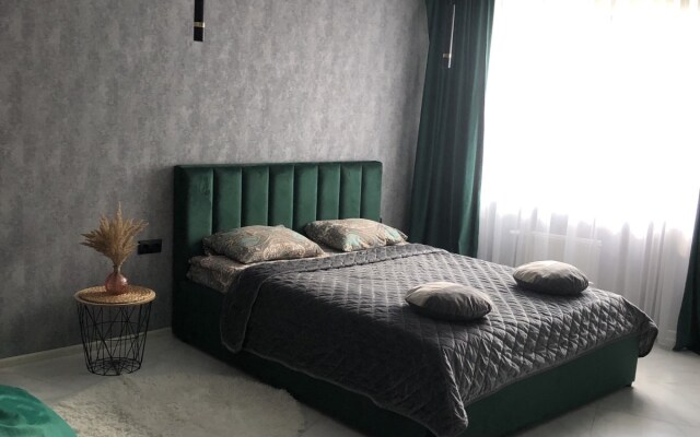 Izumrud Apartments