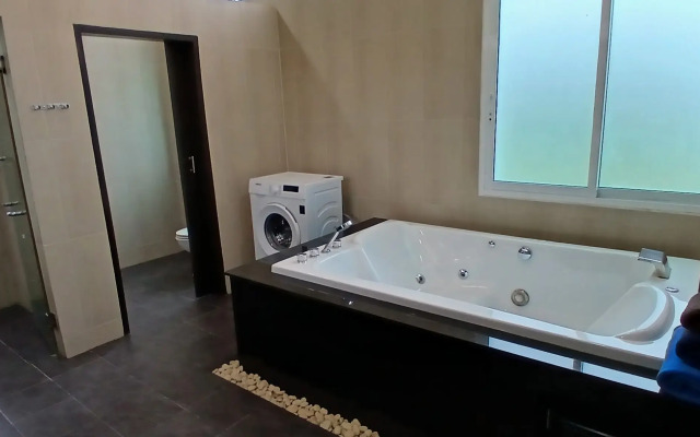 Bua Sawan Villa
