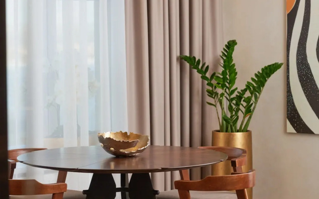 Aura City Hotel