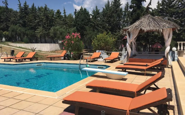 Villa Askamnia Resort