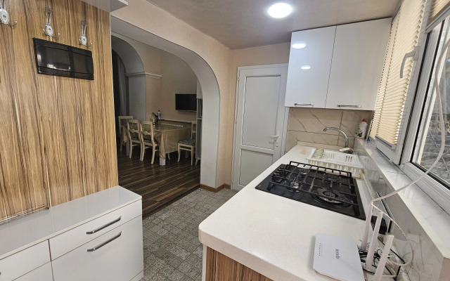 Na Prospekte Azadlyg 13 Flat