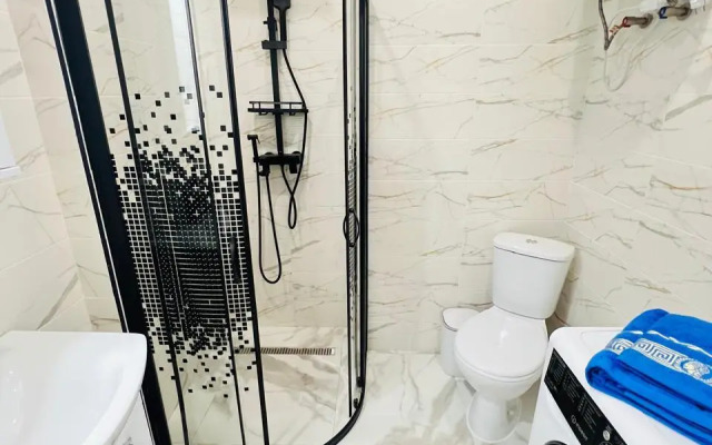 Studiya s balkonom Apartments