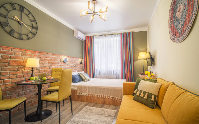 Kranc v starinnom stile vozle Ozera Apartments