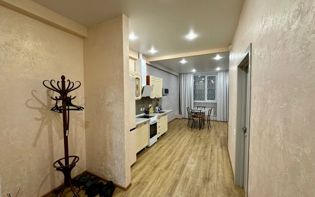 Tryokhkomnatnie Uzhurskaya Den & Noch 6 Apartments