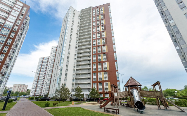 Vidovaya S Panoramnymi Oknami Na Naberezhnoy Reki Flat