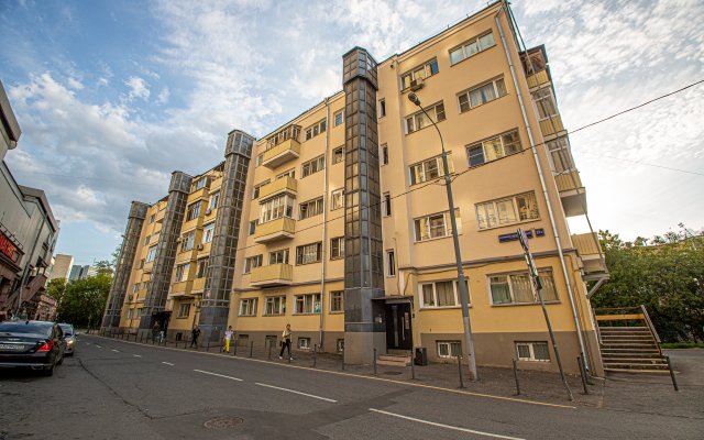 Апартаменты на Большом Конюшевском переулке 27А