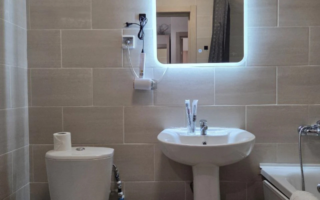 Odnokomnatnaya Na Vize Ryadom S Megoy Flat