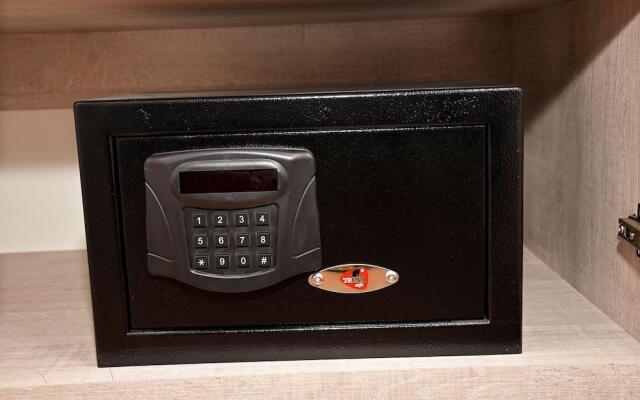 Отель Linda Port Hotel