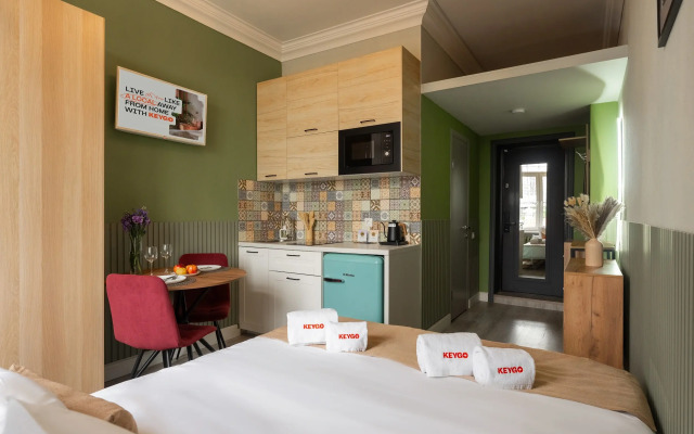 Апартаменты KeyGo #1010 Студия рядом с метро Окружная