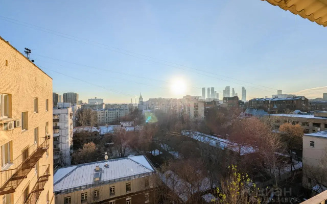 Sunny Volkov 21 Flat