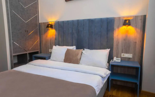 Reneissance Boutique Hotel