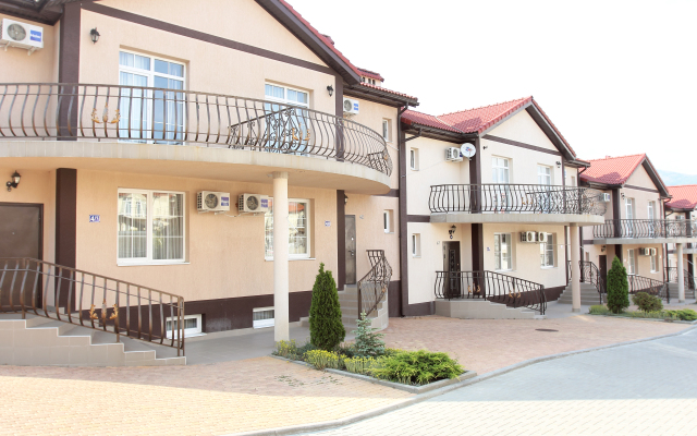 Chernomorskij Hotel