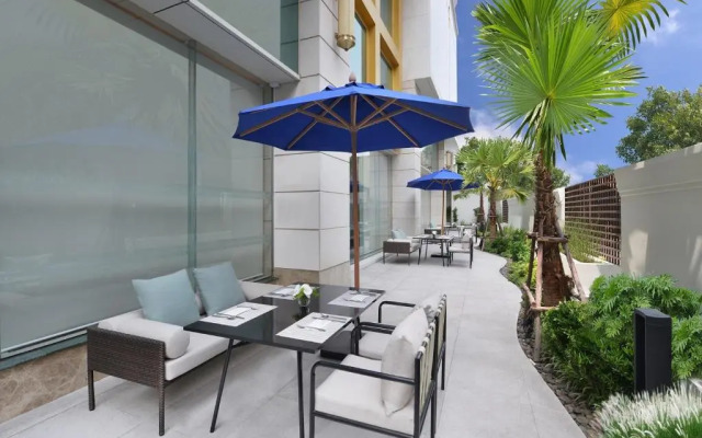 Отель Centre Point Hotel Sukhumvit 10