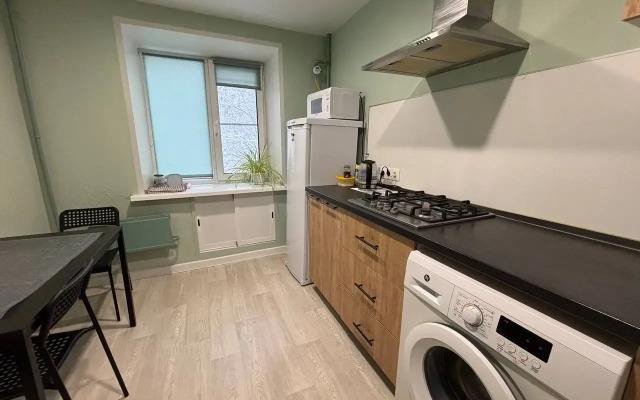 Uyutnaya Treshka Ryadom S Yubileynym Flat