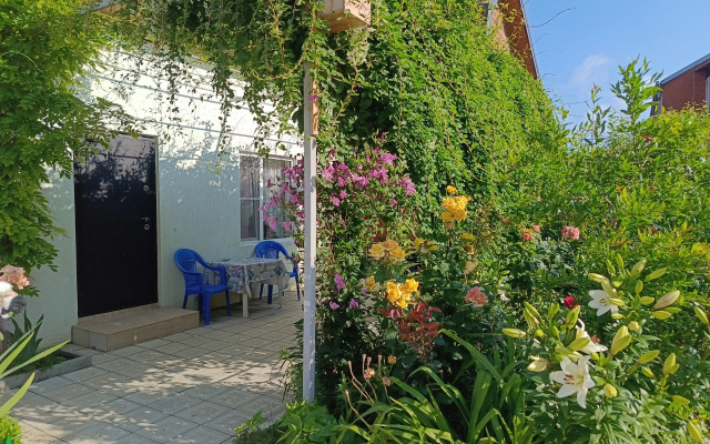 V Chastnom Sektore Furnished Rooms