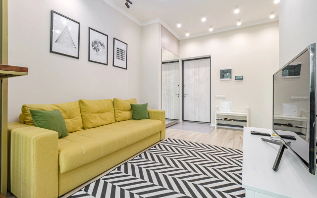 Avenue 5 Apartments