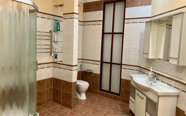 Апартаменты с французскими балконами на Чёрном озере