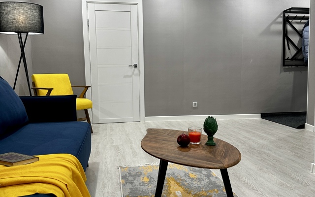 U Komsomolskoy Ploschadi Flat