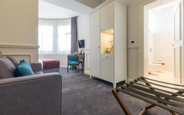 Отель Public House