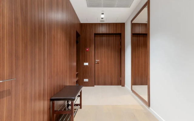 Студия для двоих на 74-м этаже