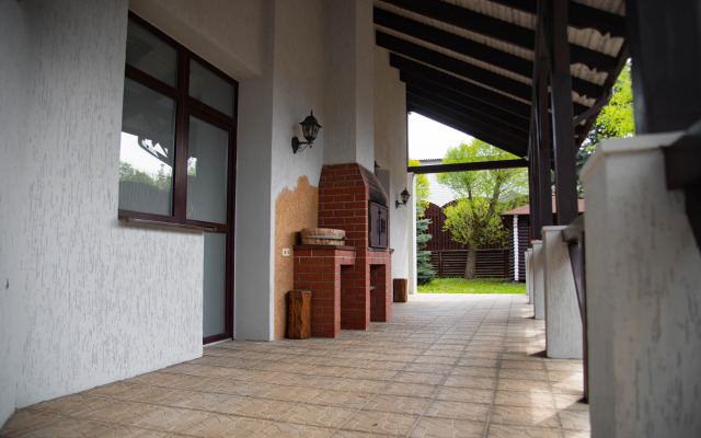 Частный дом Коттедж с бассейном и сауной в Минске