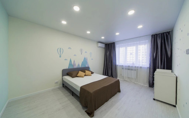 Квартира от компании Хоум Отель на проспекте Карла Маркса 4Б