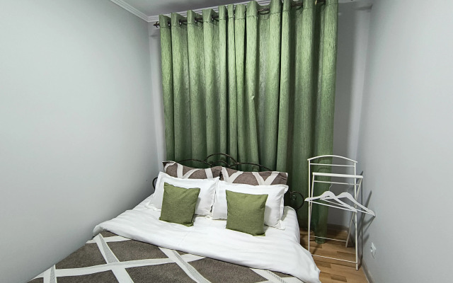 Zvyozdnoye Trio Flat