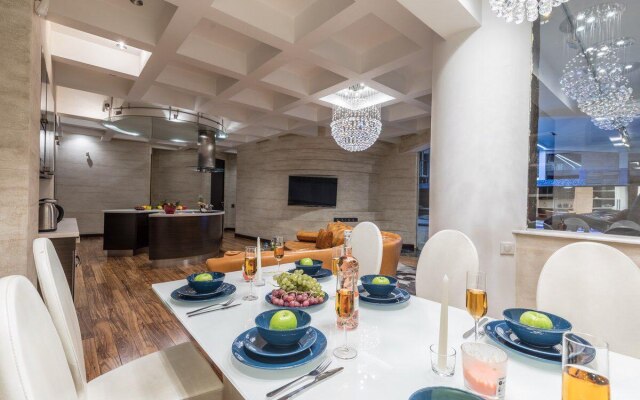 Pentkhaus Na Prospekte Mira Apartments