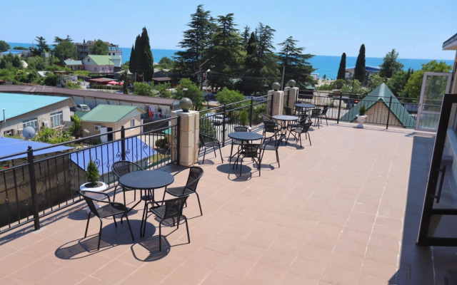 Golden City Hotel