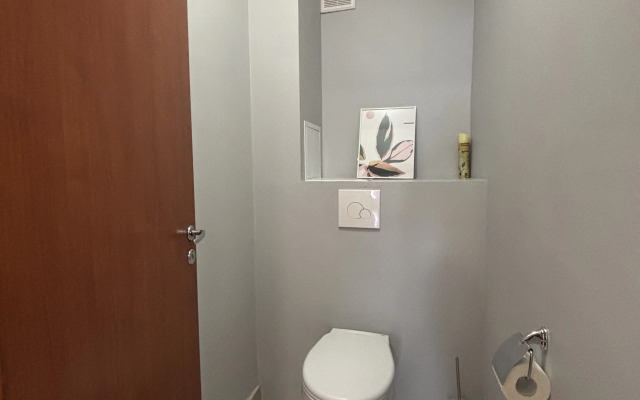 Bolshaya Kvartira Do 7 Gostey Apartments