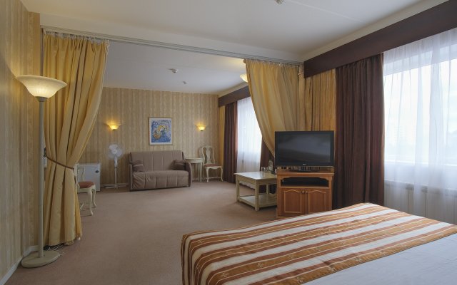 Druzhba Hotel