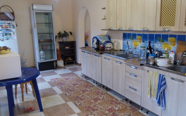Ariadna Guest House