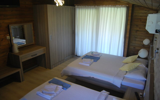 Nuri's Beach Bungalow