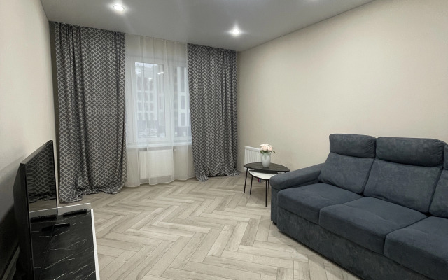 Квартира 2-комнатная квартира на улице Александра Курынова 4