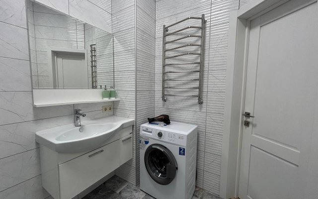 Green Sail Apartments