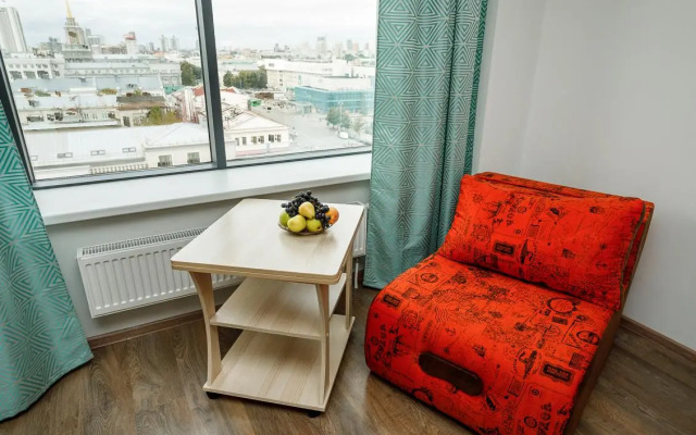 Апартаменты Этажидейли на Малышева 42а с Диваном