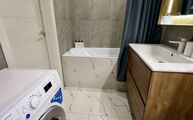 S Potryasayuschim Vidom na Gorod Flat