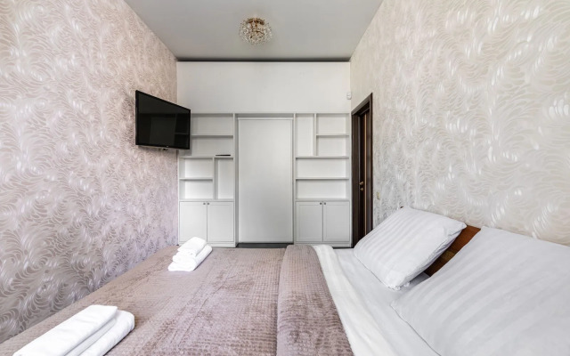 Flat Dvukhkomnatnaya Klassicheskaya Na Bolshoy Krasnoy 63
