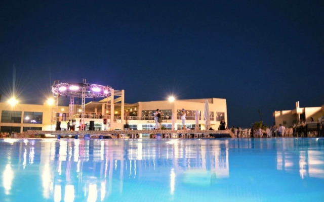 Golden Beach By Sham Baku Hotel