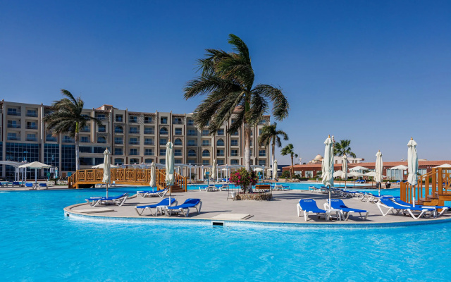 Alora Aqua Park Resort by SUNRISE