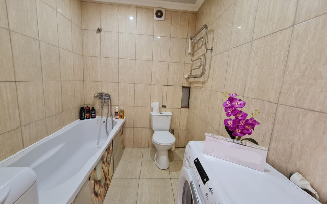 Na Ulitse Kuryzhova 30 Flat