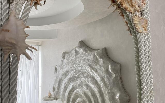 Apartment Seashell