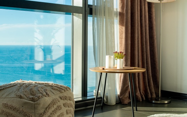 Ocean Breeze Retreat - honeymoon sea view resort Apartments