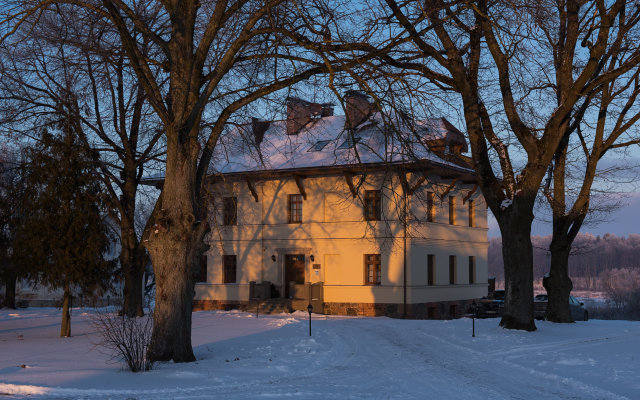 Mazmežotne Manor Hotel