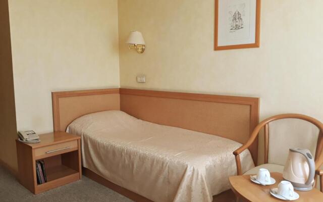 Отель Надеждинский