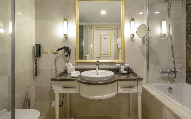 Crowne Plaza Hotel Istanbul - Asia by IHG