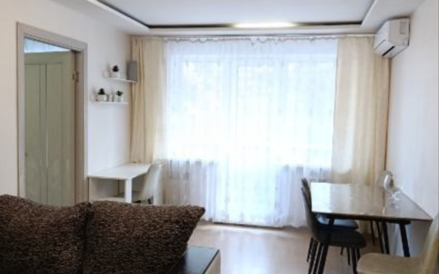 V Shelekhove Flat